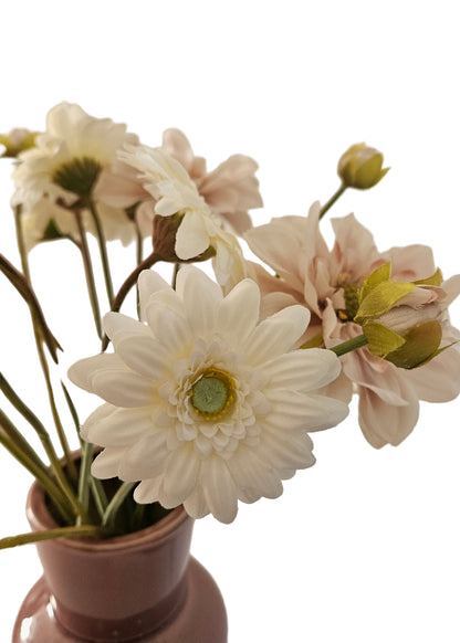 Betaalbare kunstbloemen in pastelkleuren