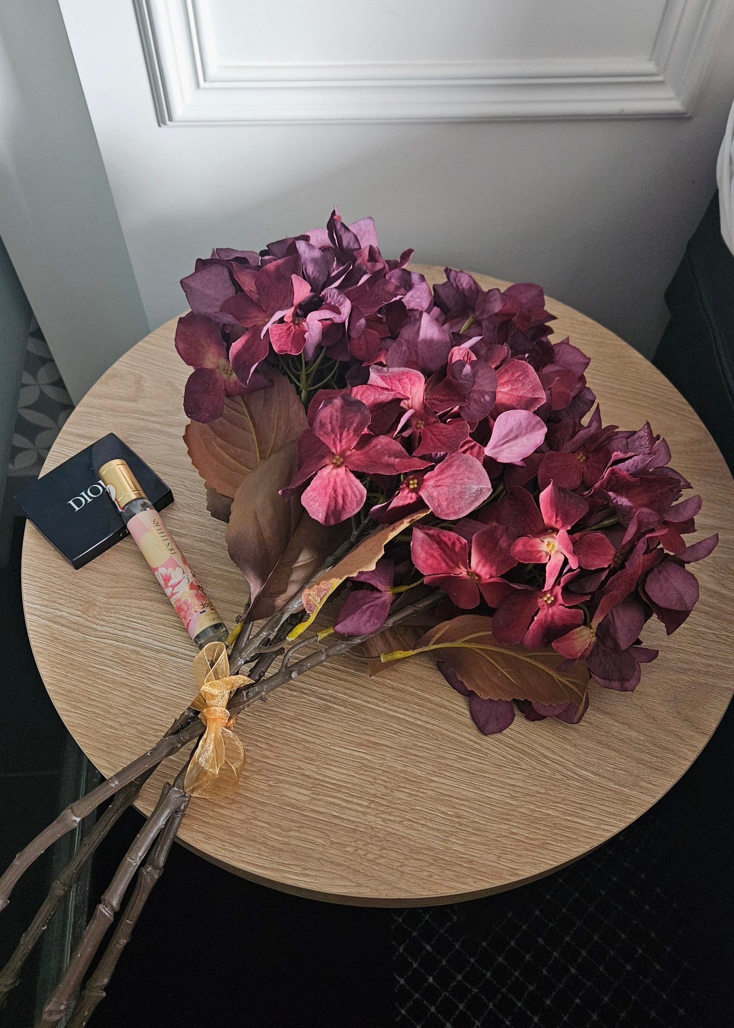 Bos met zijden bloemen hortensia's herfstbloemen