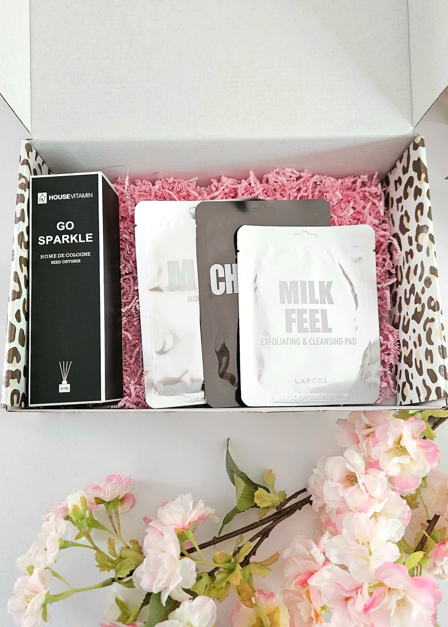 Cadeaubox-geurstokjes-maskertjes-vrouw-damees