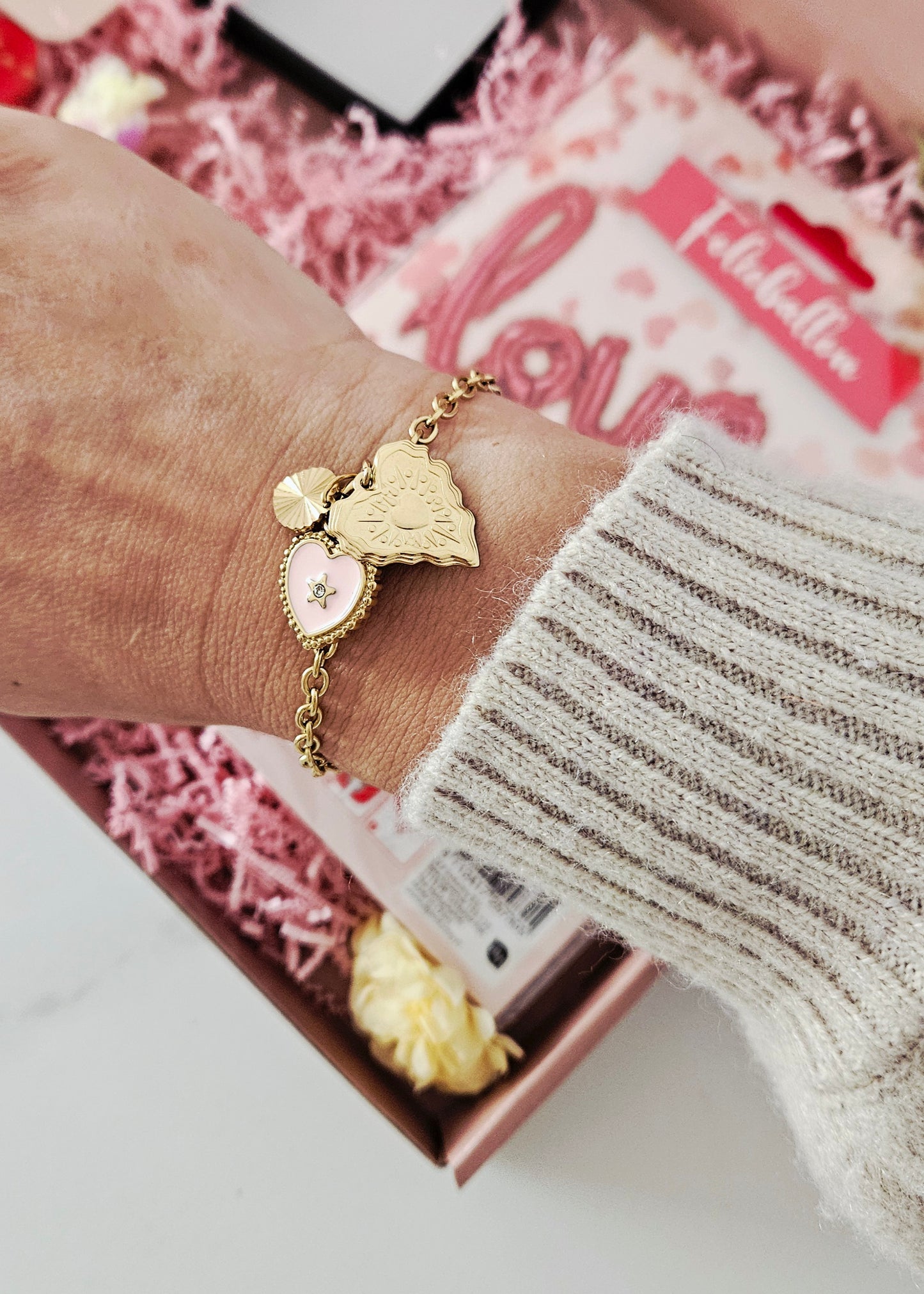 Goud armbandje met hartjes voor vrouwen