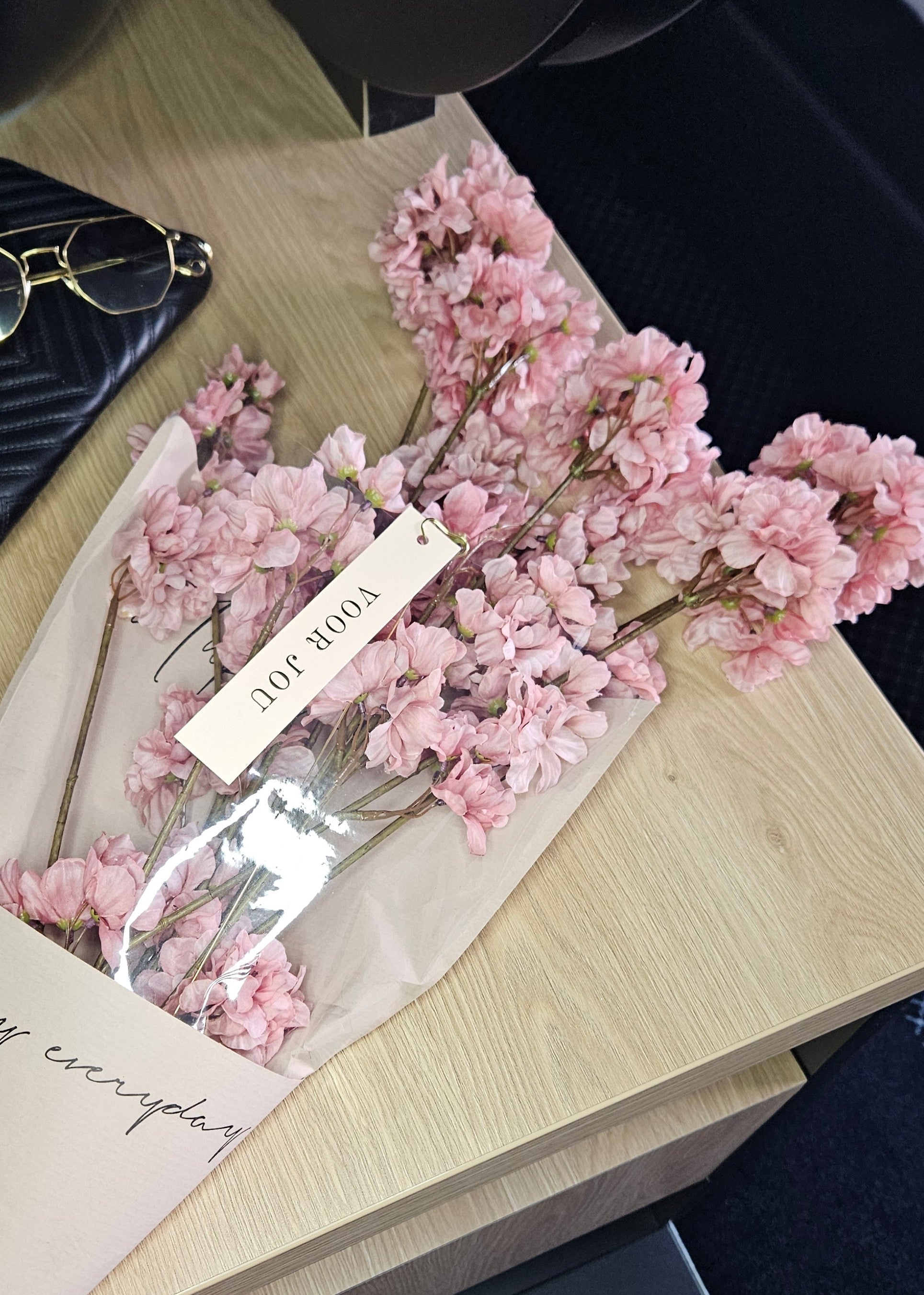 Lange roze zijden bloesemtakken