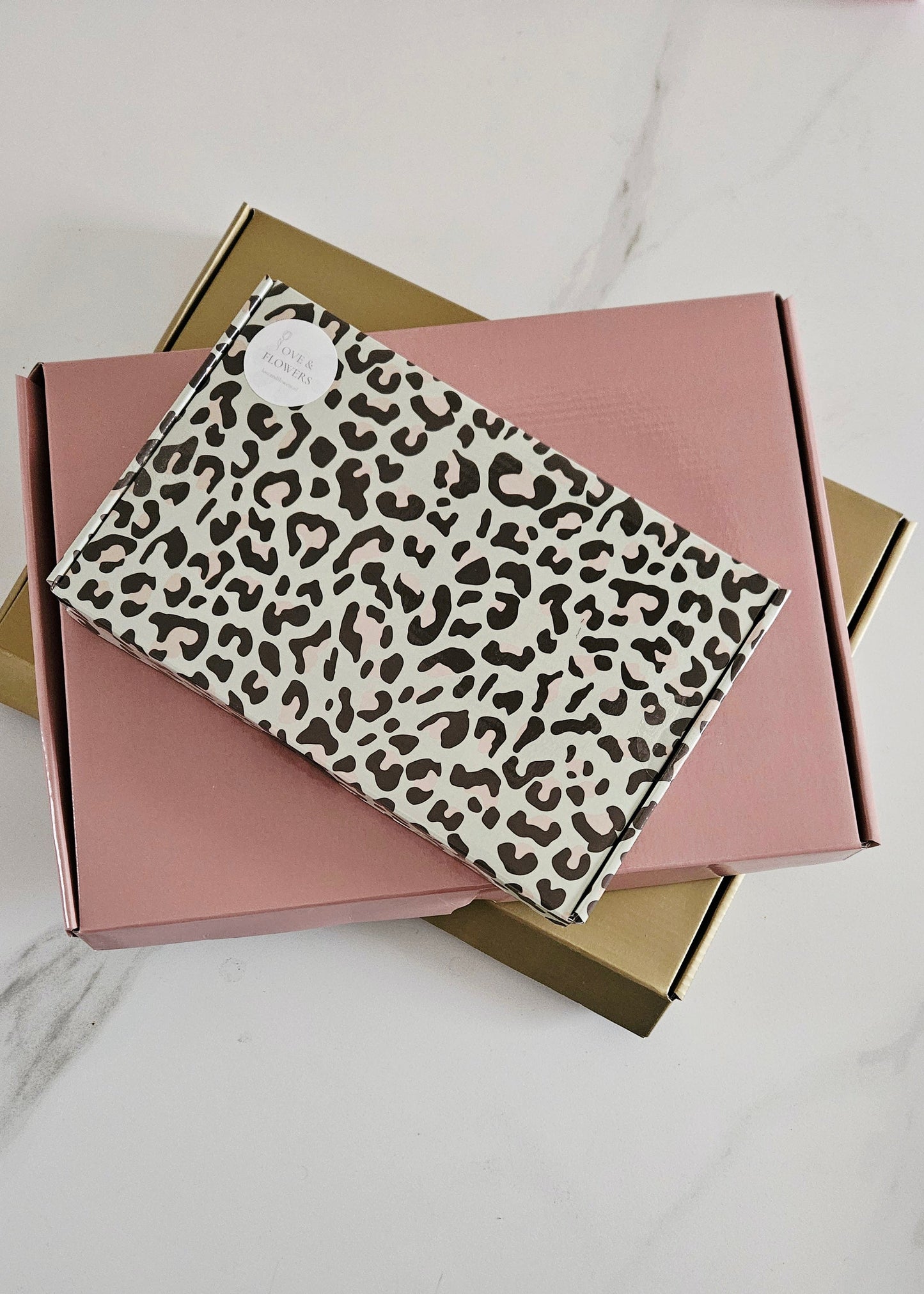 Love and flowers mysterybox