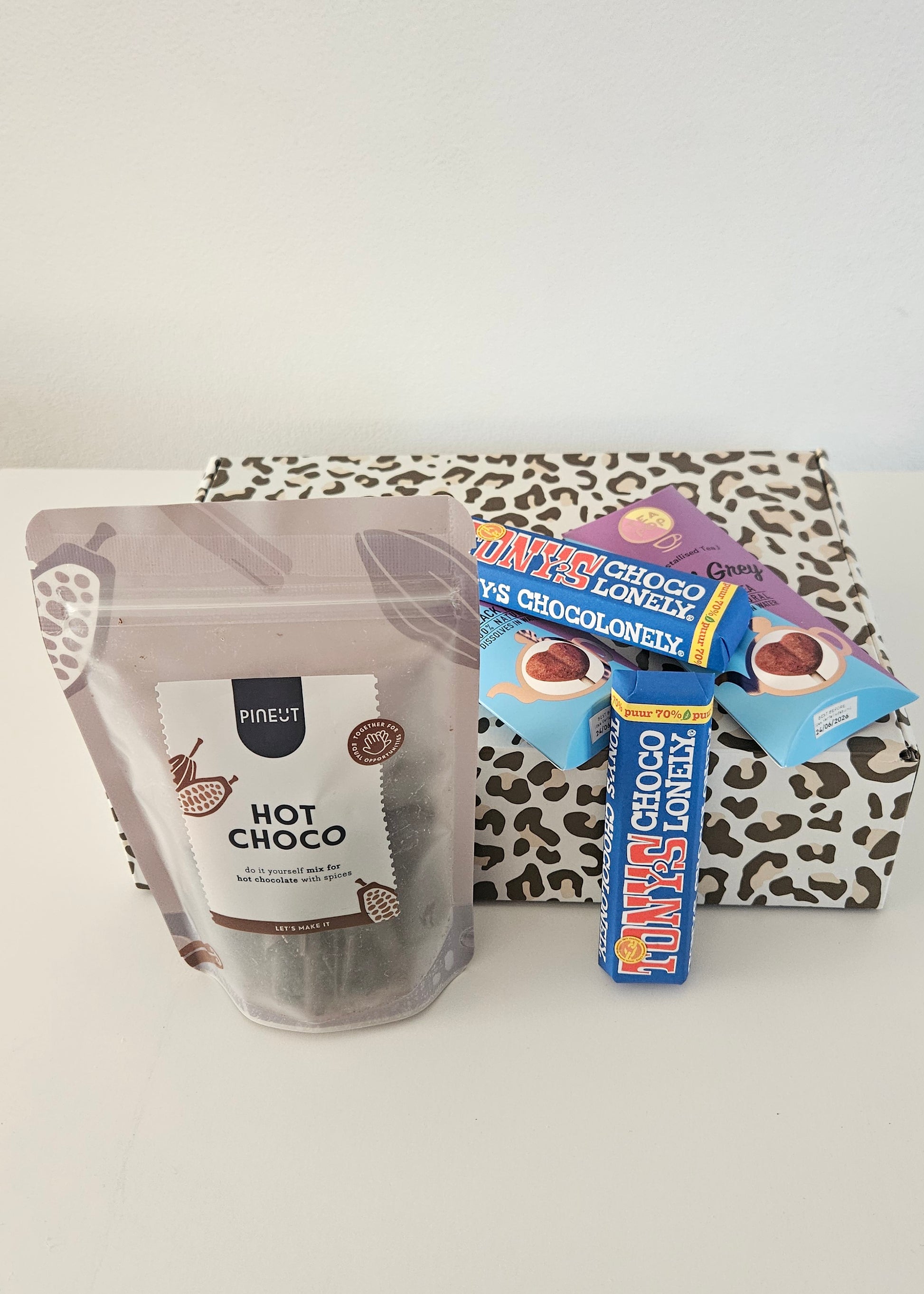 Seizoensbox Chocolonely Pineut Tea Pops
