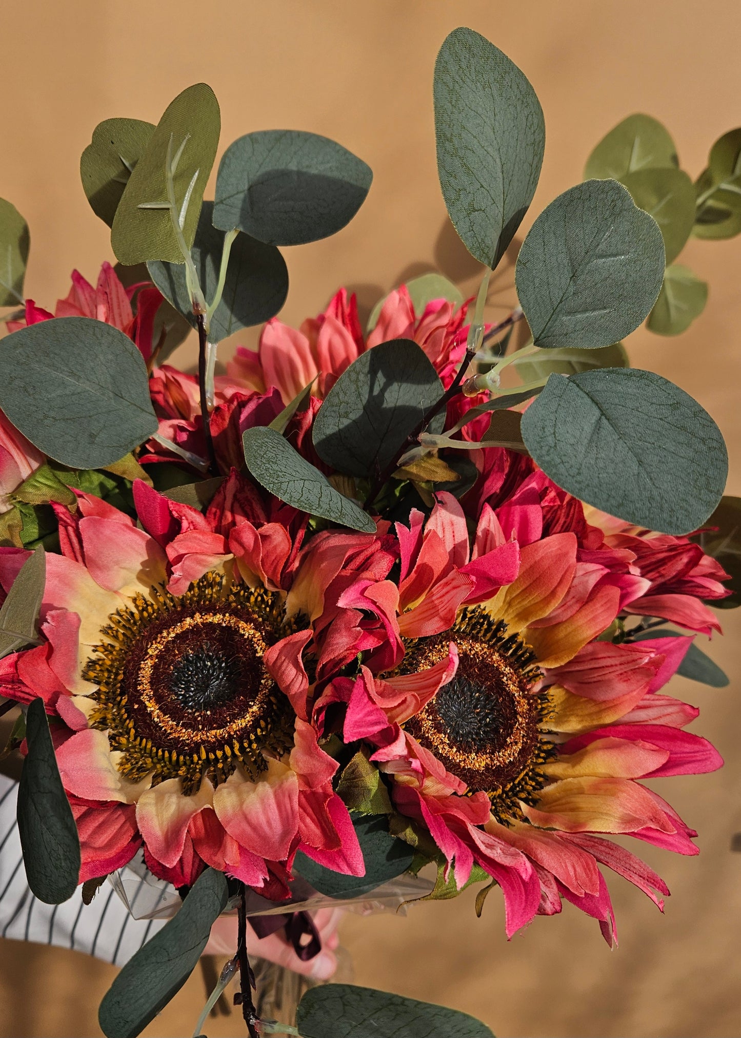 Zijden boeket in herfstkleuren van Love and Flowers